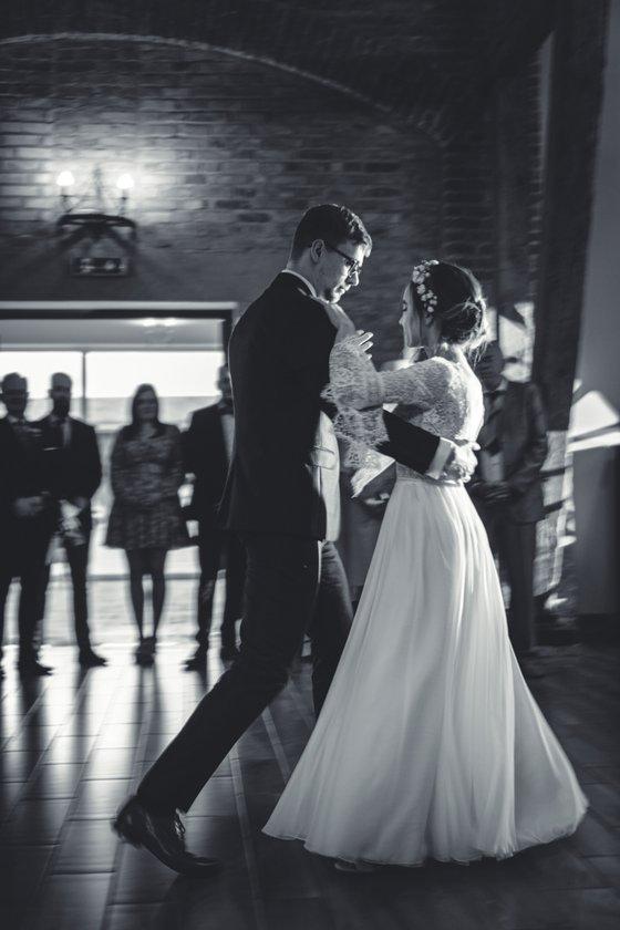 Para młoda podczas pierwszego tańca - Fotograf Arkadiusz Wieczorek